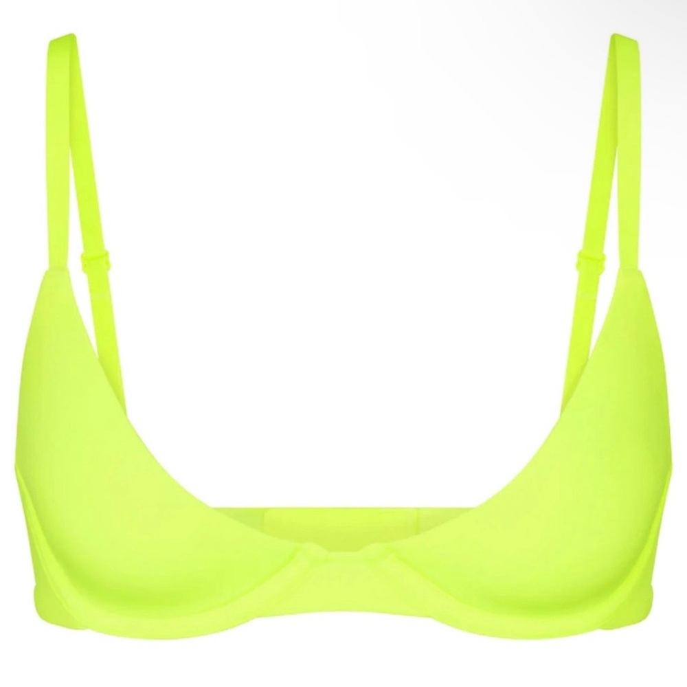 NWT Skims fits everybody scoop plunge bra